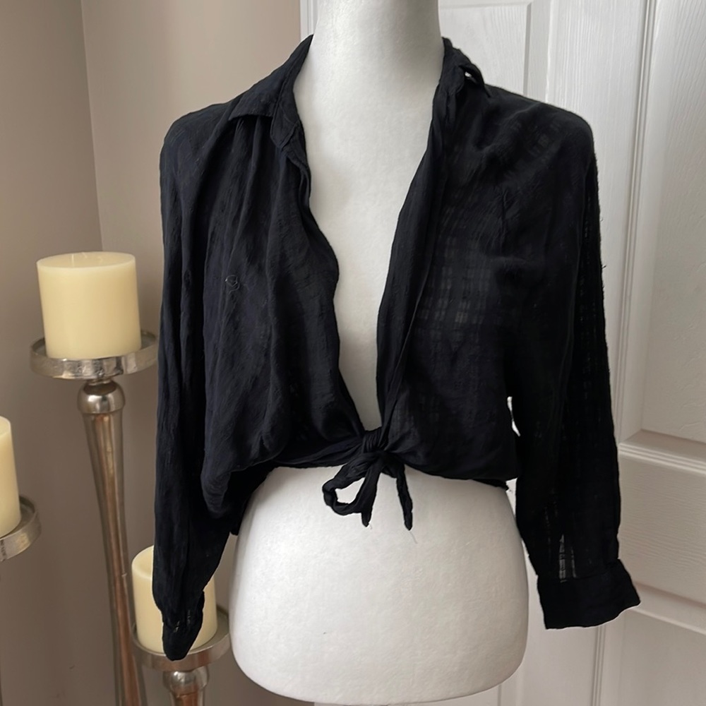 tie front blacktop